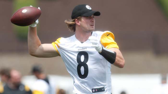 Pittsburgh Steelers quarterback Kenny Pickett